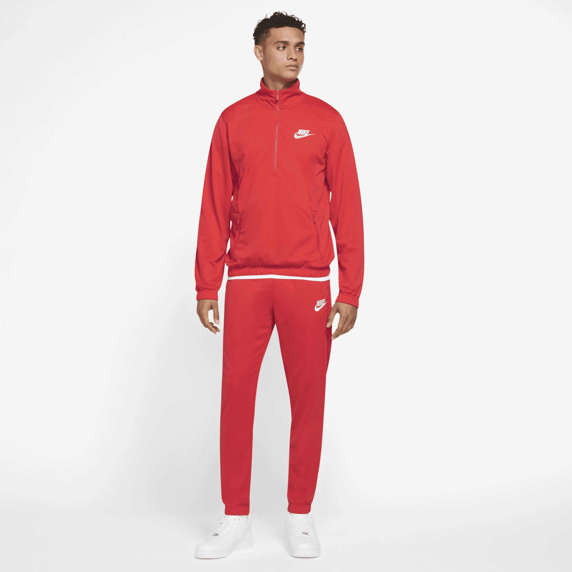 NIKE M NK CLUB PK TRK SUIT BASIC på stadium.se